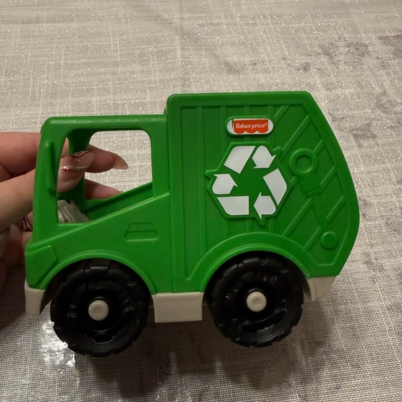 Little People Recycling Truck - Picture 3 of 7